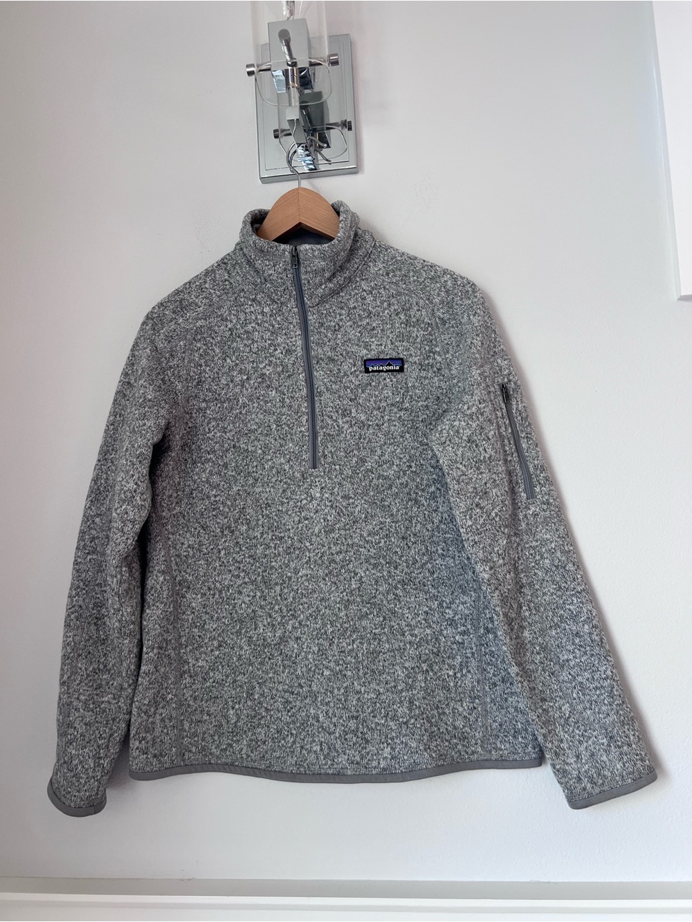 Patagonia women’s Heather Gray 1/4-Zip Fleece Sweater